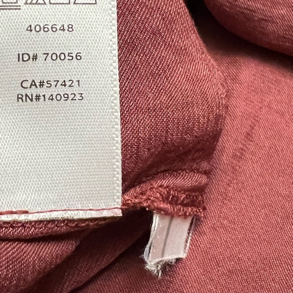 🆕LOFT Red Burgundy Sleeveless Pleated Blouse - Picture 8 of 9